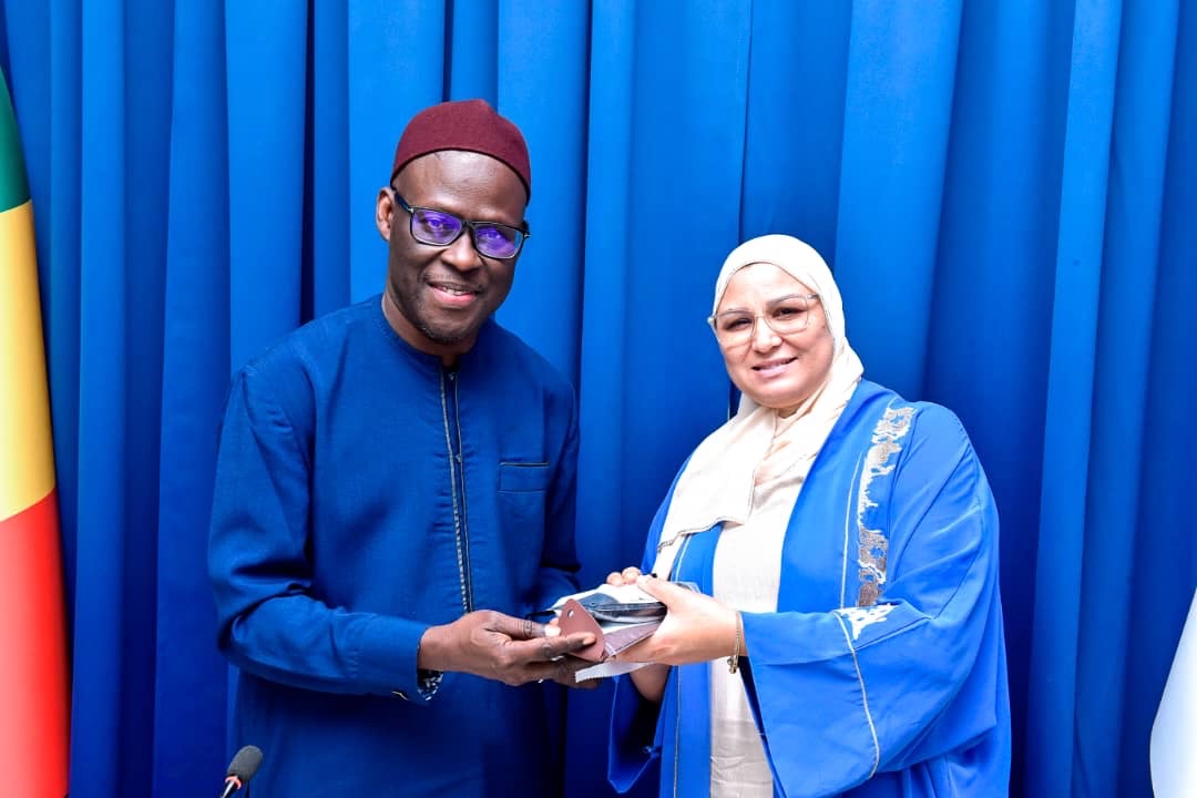 Distribution de 500 Lunettes de Vue aux Populations Riveraines de l’Aéroport International Blaise Diagne : Un Partenariat Solide entre AIBD SA et l’ONG SAWAC.